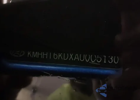 2010 Hyundai Genesis 2.0T z USA, uszkodzony, nr VIN KMHHT6KDXAU005130